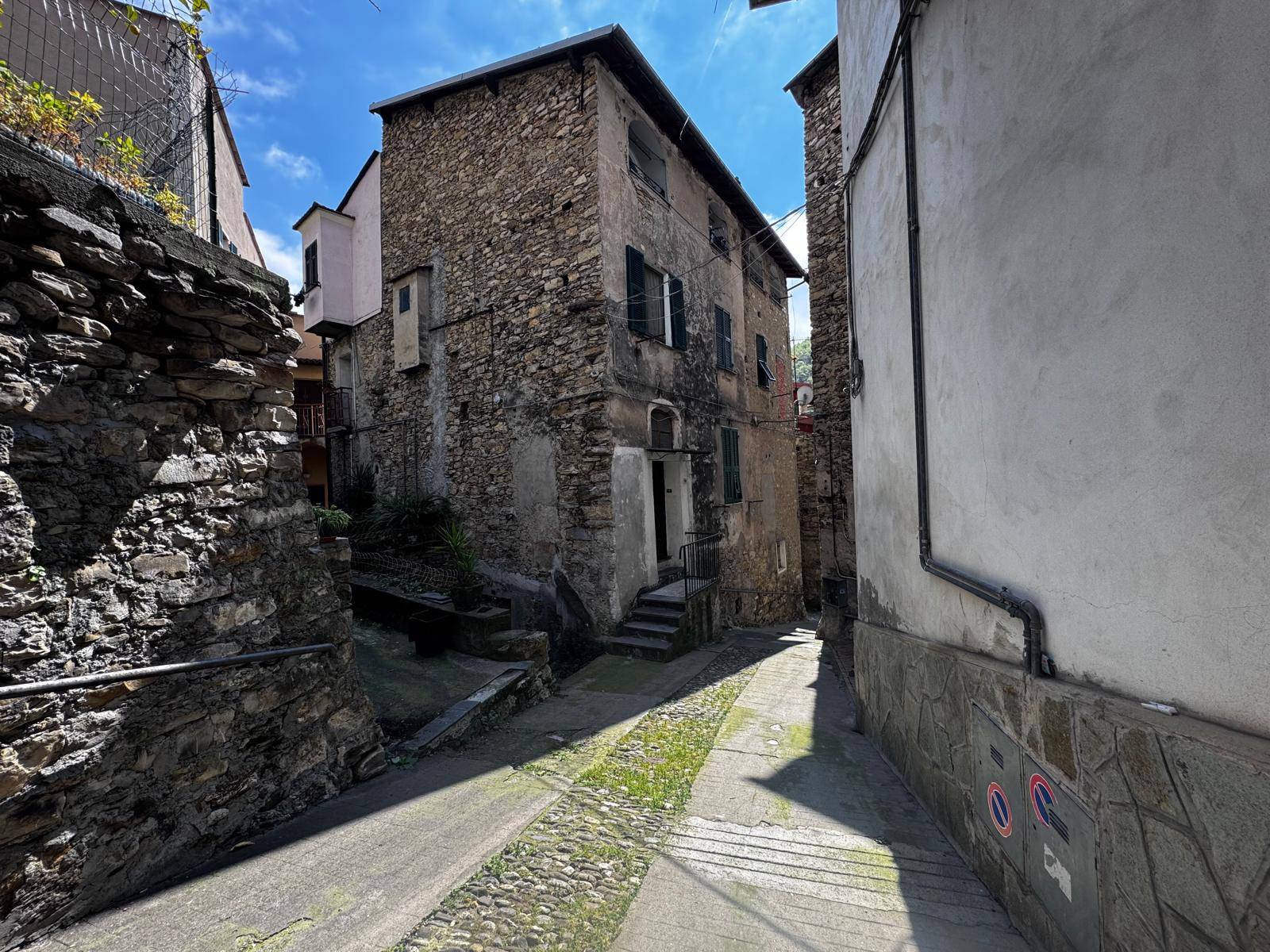 4 locali in vendita a Pontedassio