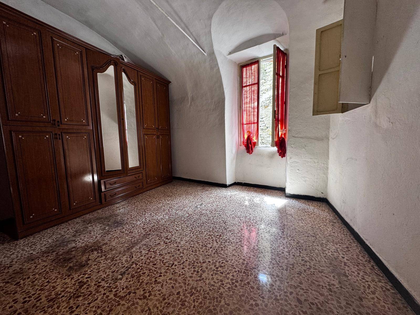 4 locali in vendita a Imperia