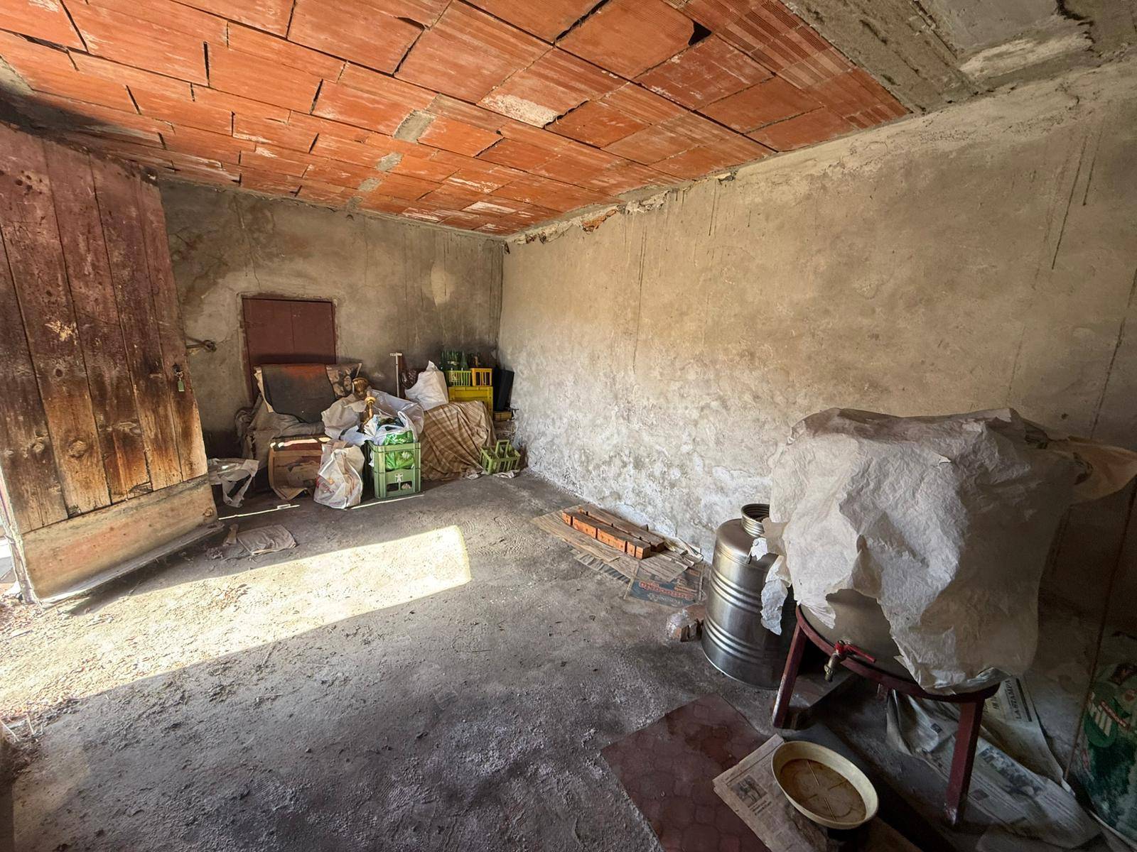 Box / posti auto in vendita a Imperia