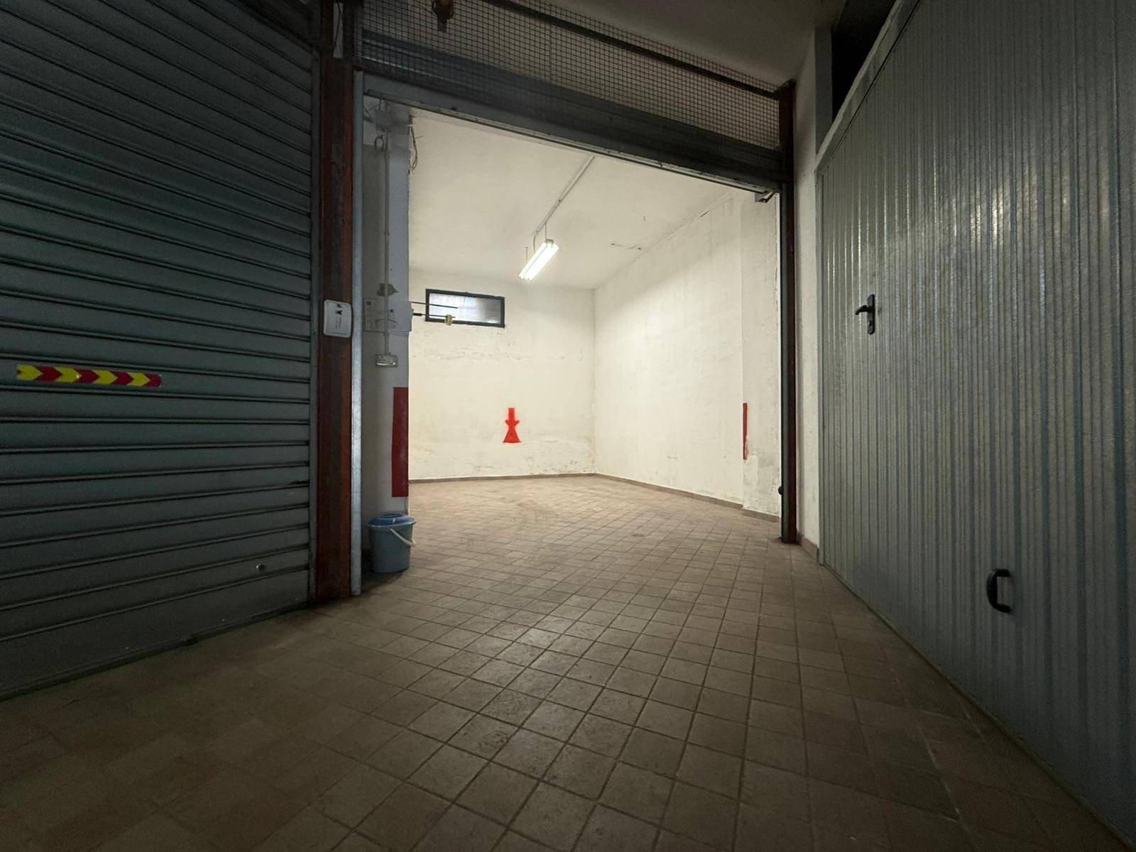 Box o garage in vendita a Imperia