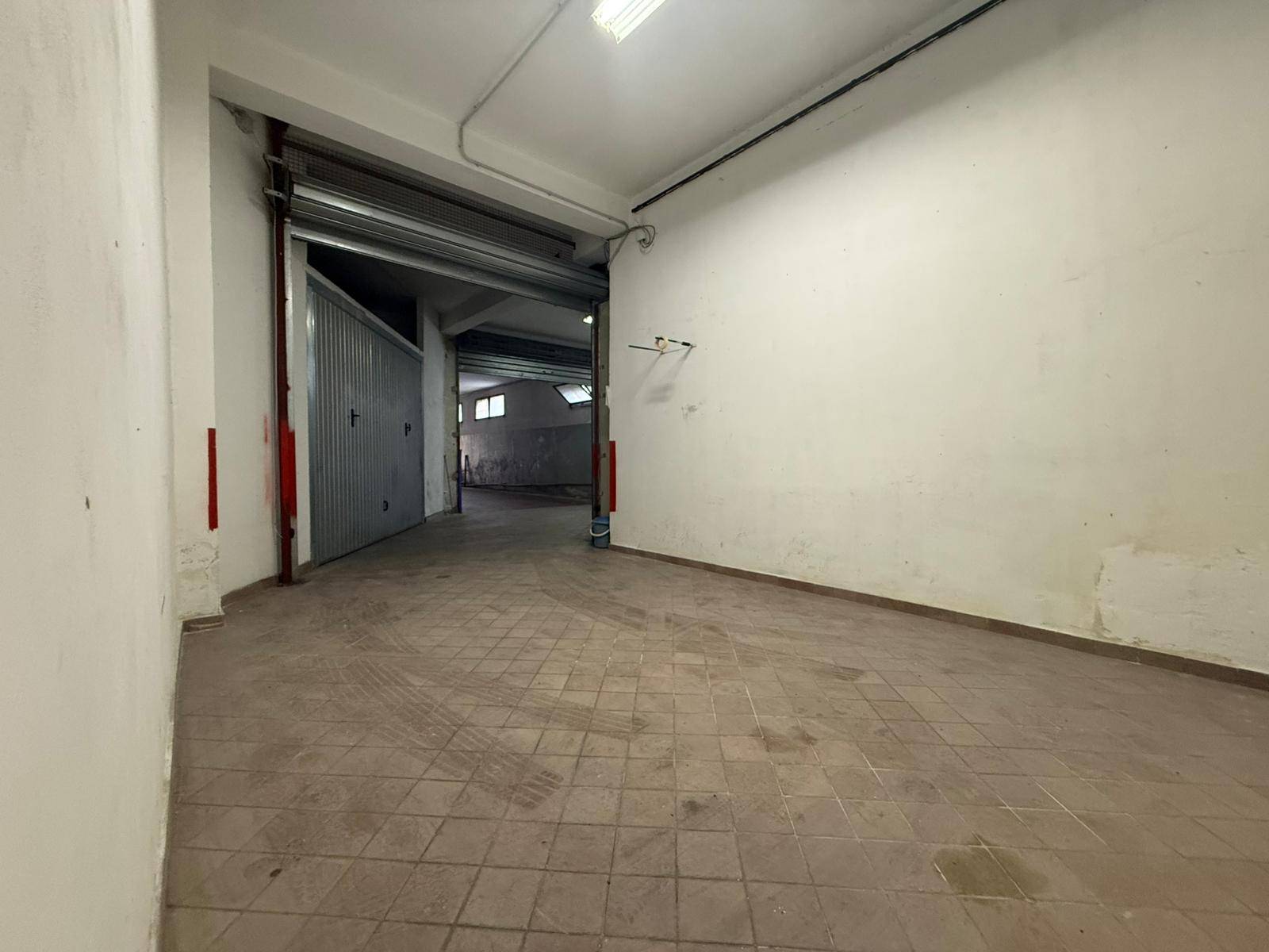 Box o garage in vendita a Imperia