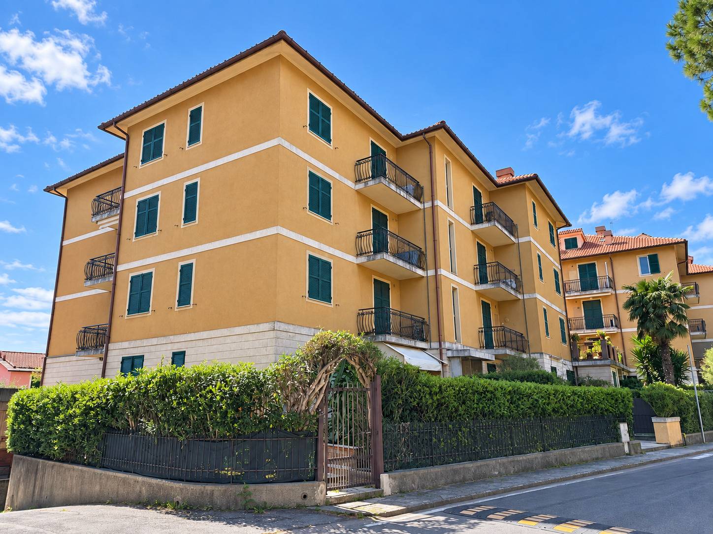 2 locali in vendita a Cervo