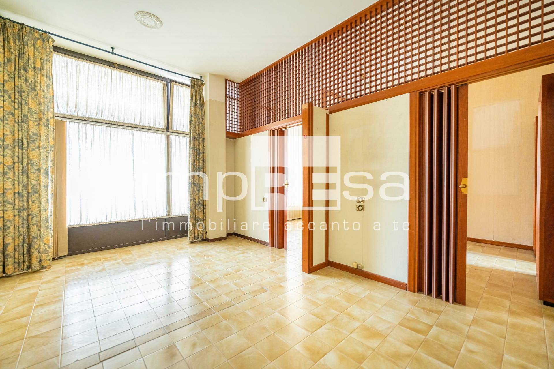 Locale commerciale in vendita a Conegliano, Campolongo