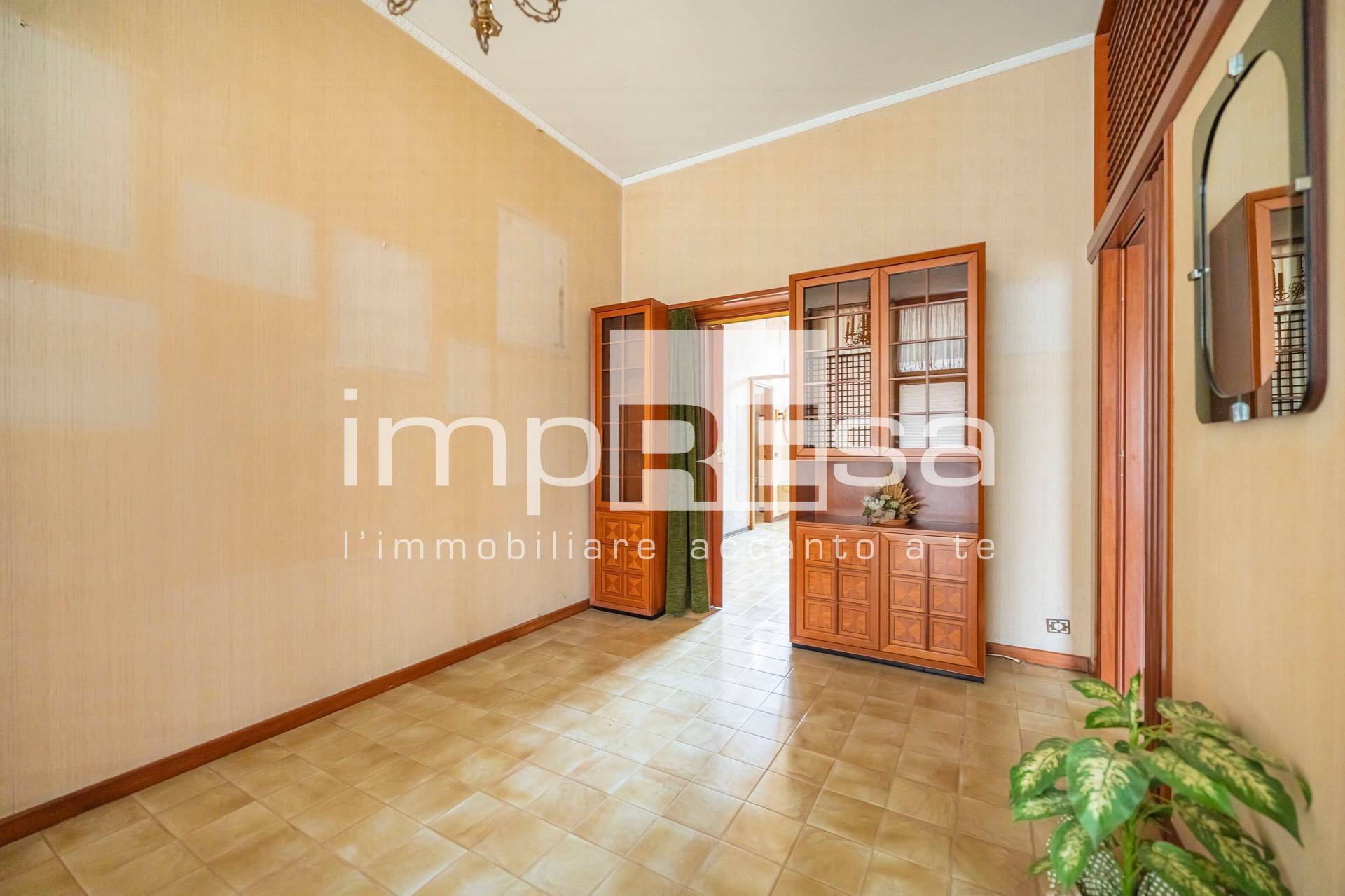 Locale commerciale in vendita a Conegliano, Campolongo