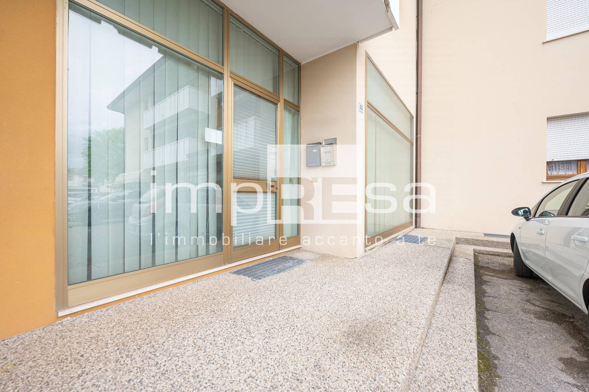 Locale commerciale in affitto a Godega di Sant'Urbano