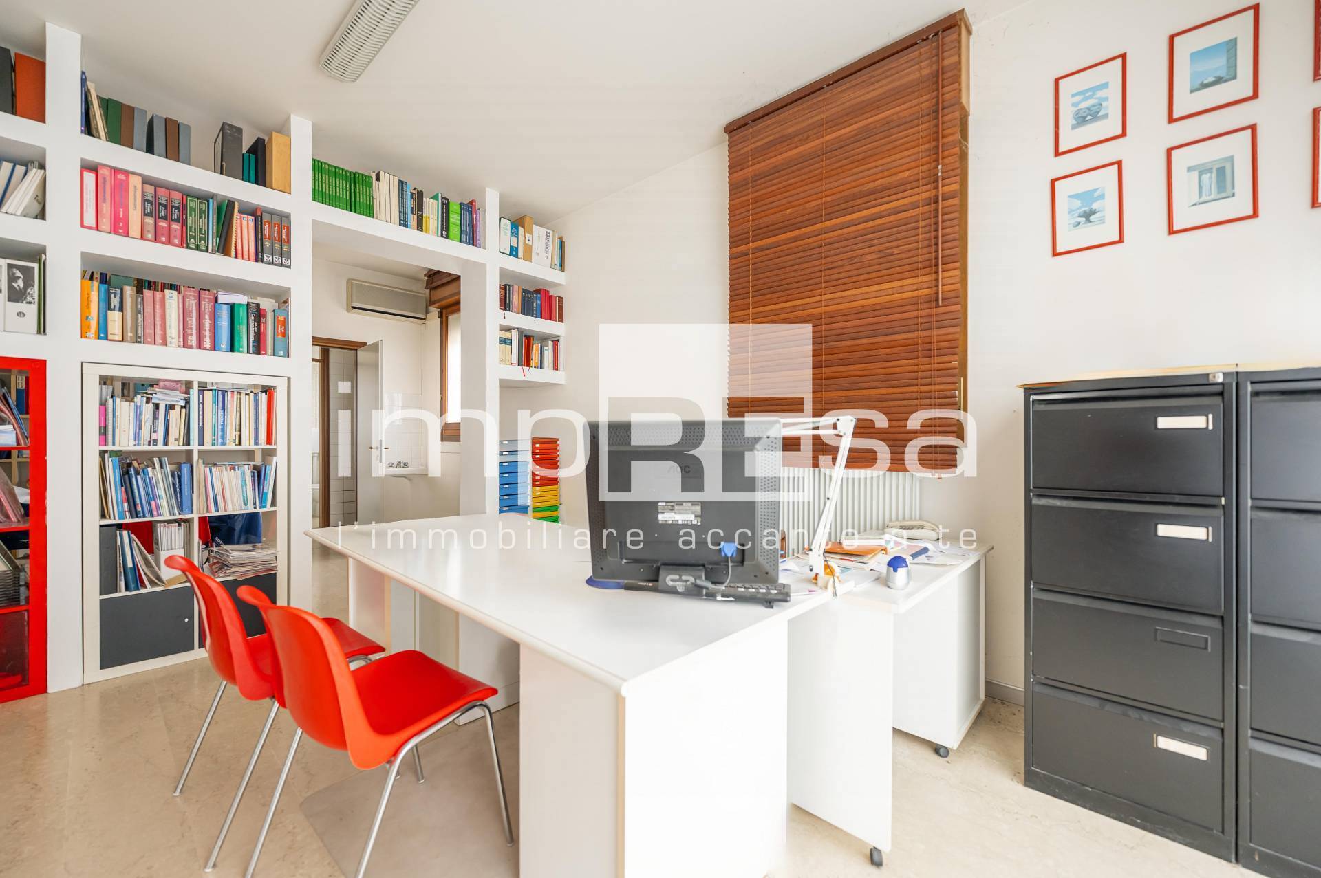 Locale commerciale in affitto a Godega di Sant'Urbano