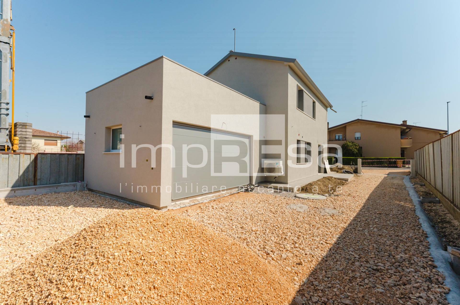 Abbinata/Bifamiliare in vendita a Susegana, Ponte della Priula