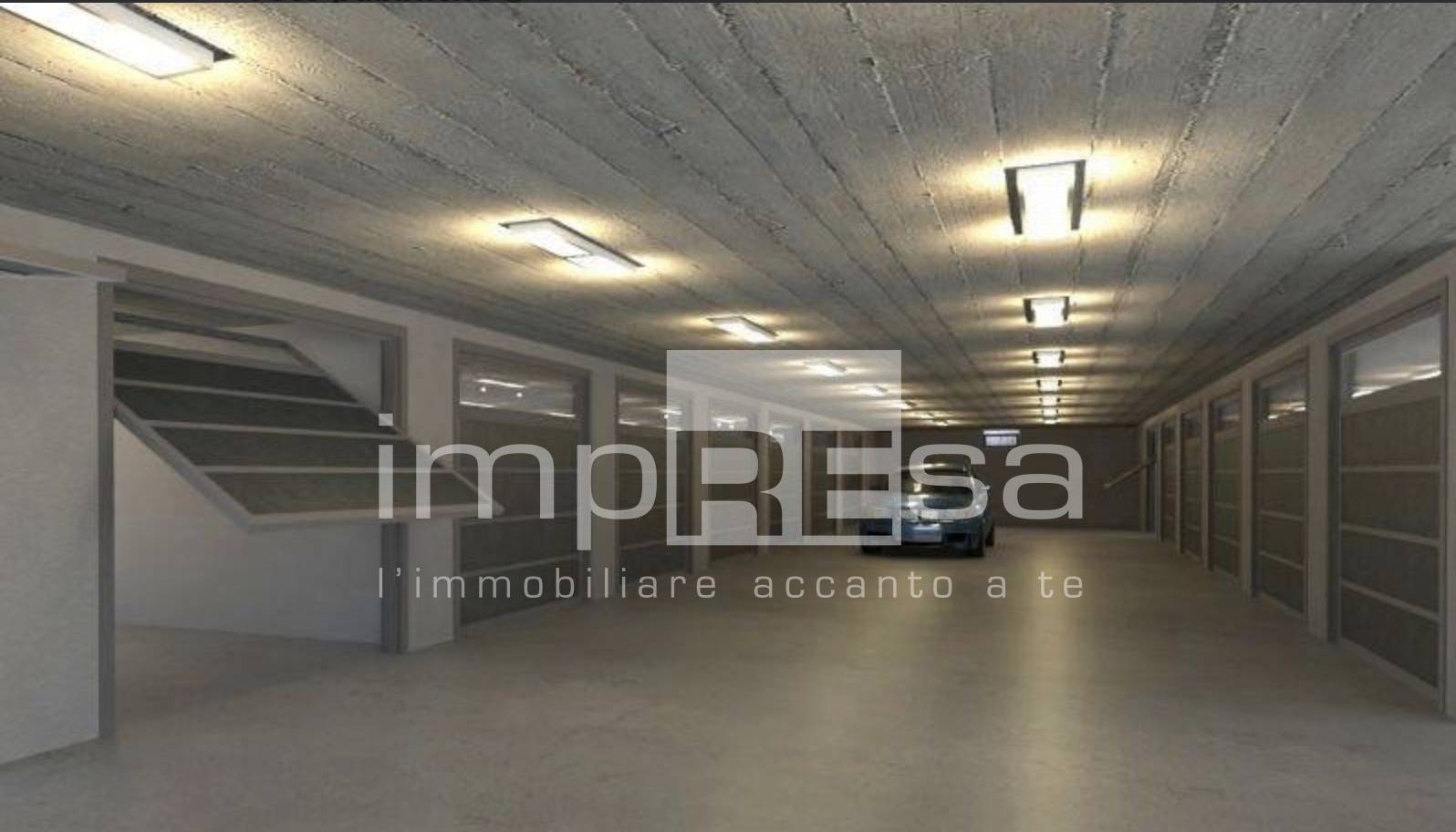 Garage in vendita a Conegliano, Centro