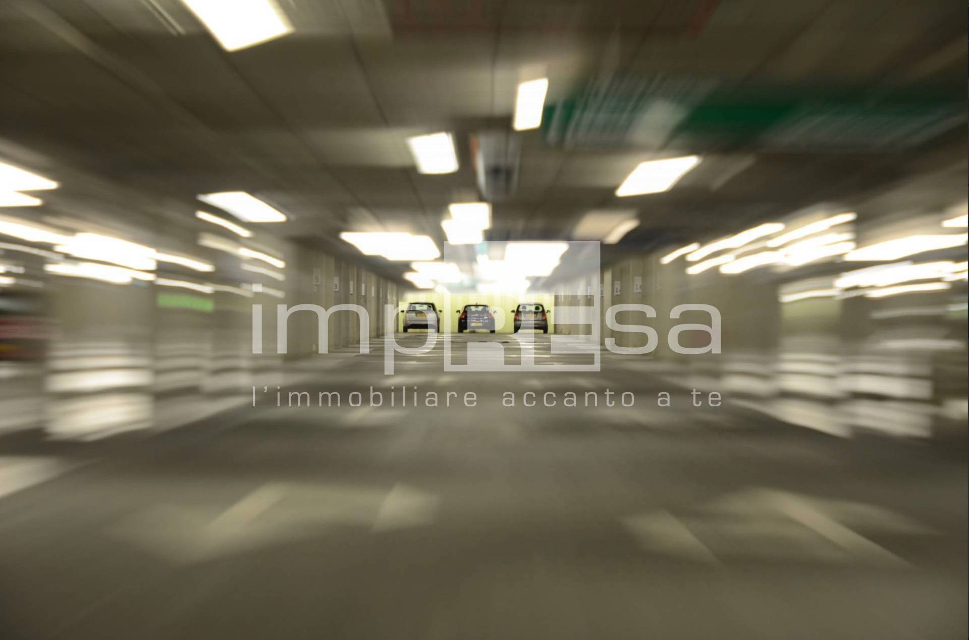 Garage in vendita a Conegliano, Centro