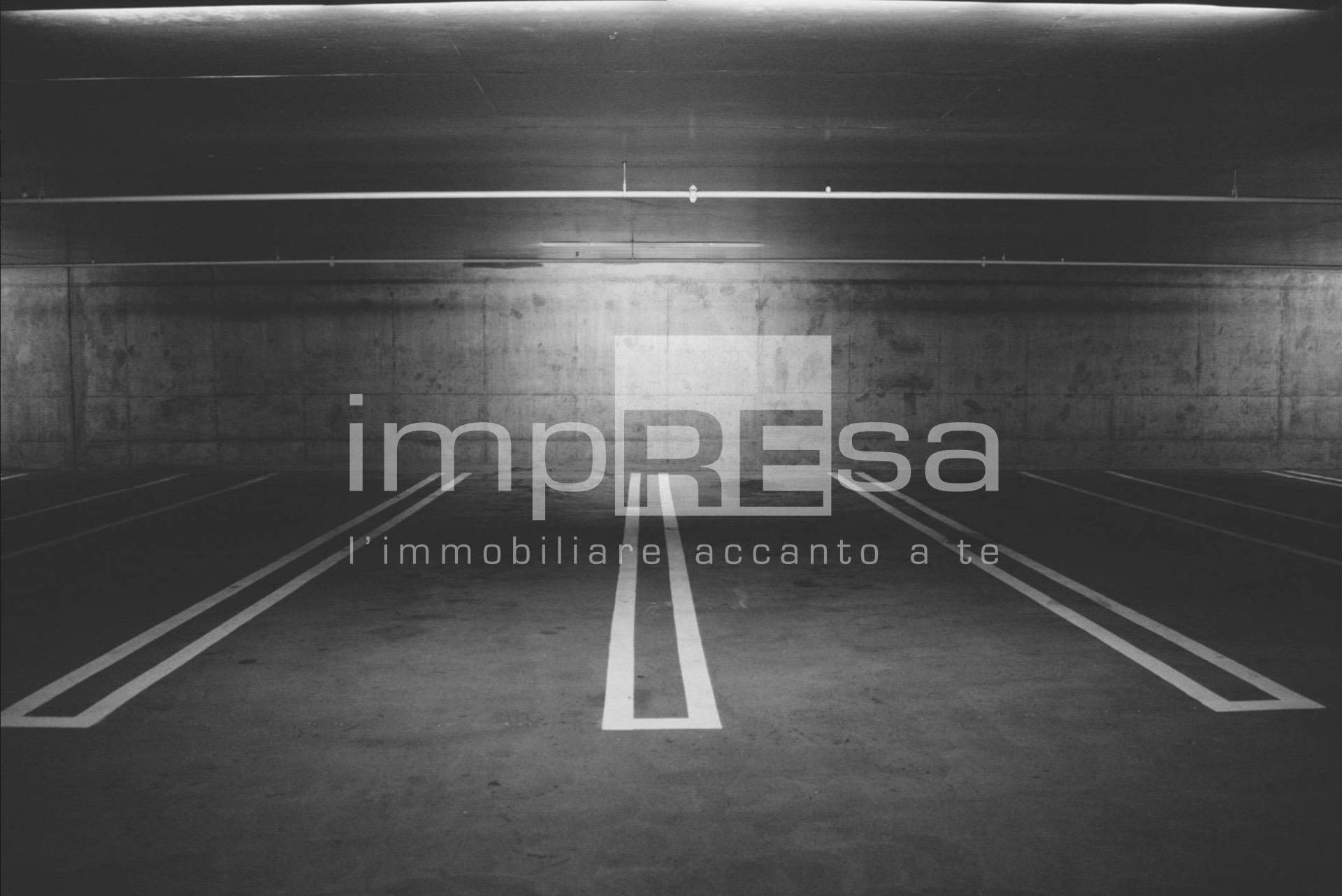 Garage in vendita a Conegliano, Centro