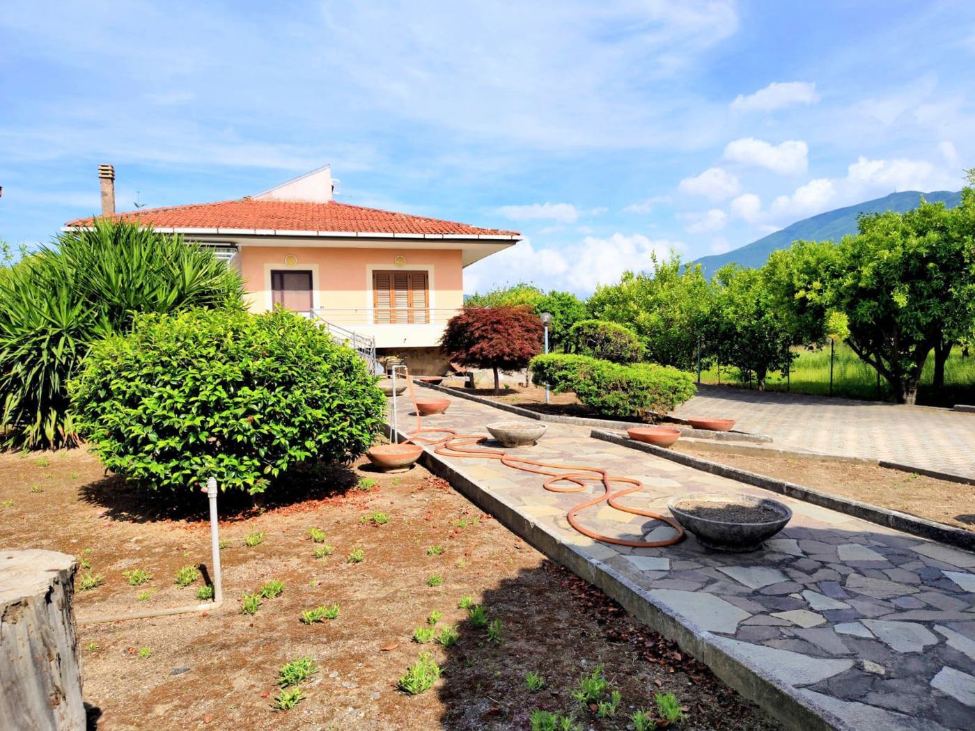 Villa con giardino a Pagani