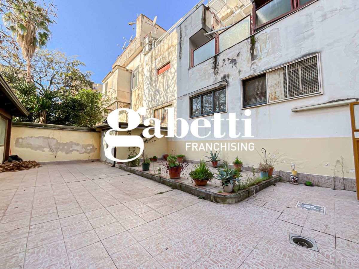 Trilocale con box a Scafati