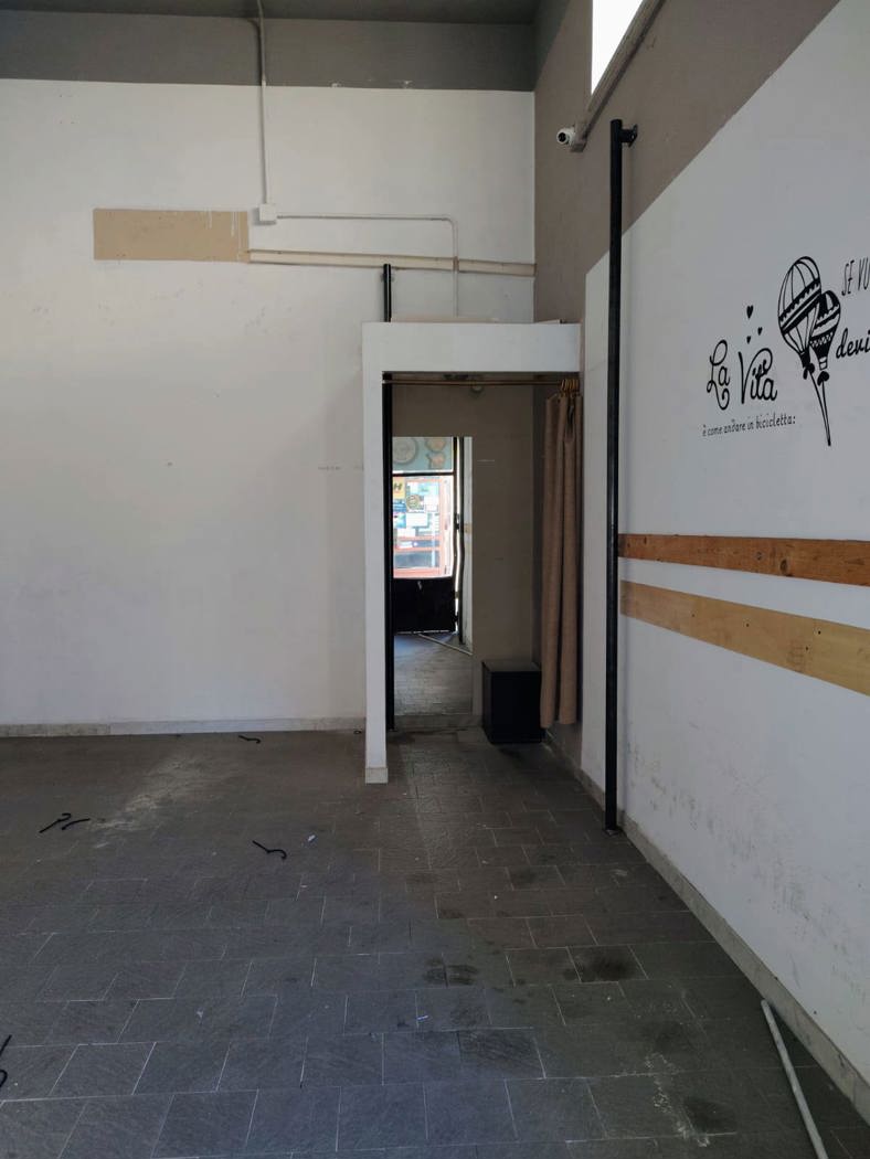 Negozio in affitto a Pagani