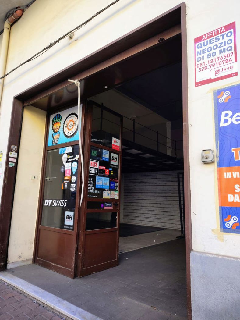 Negozio in affitto a Pagani