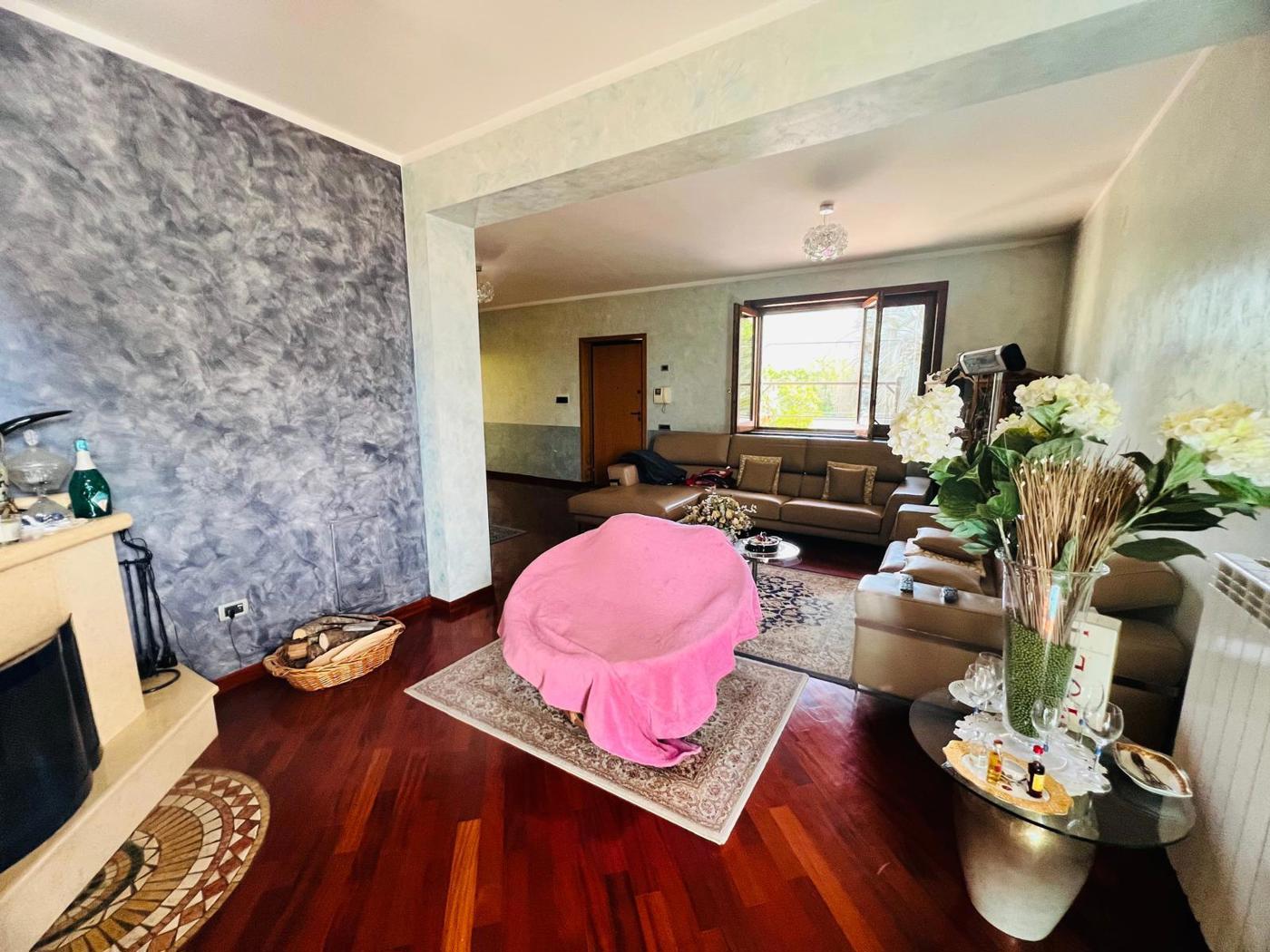 Villa con giardino a Pagani