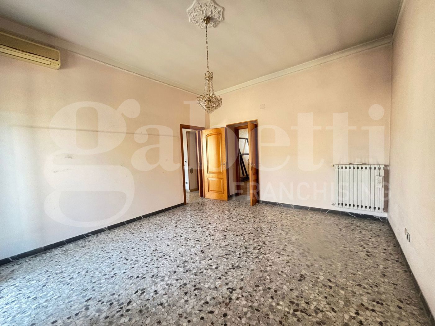 Casa indipendente con giardino a Scafati