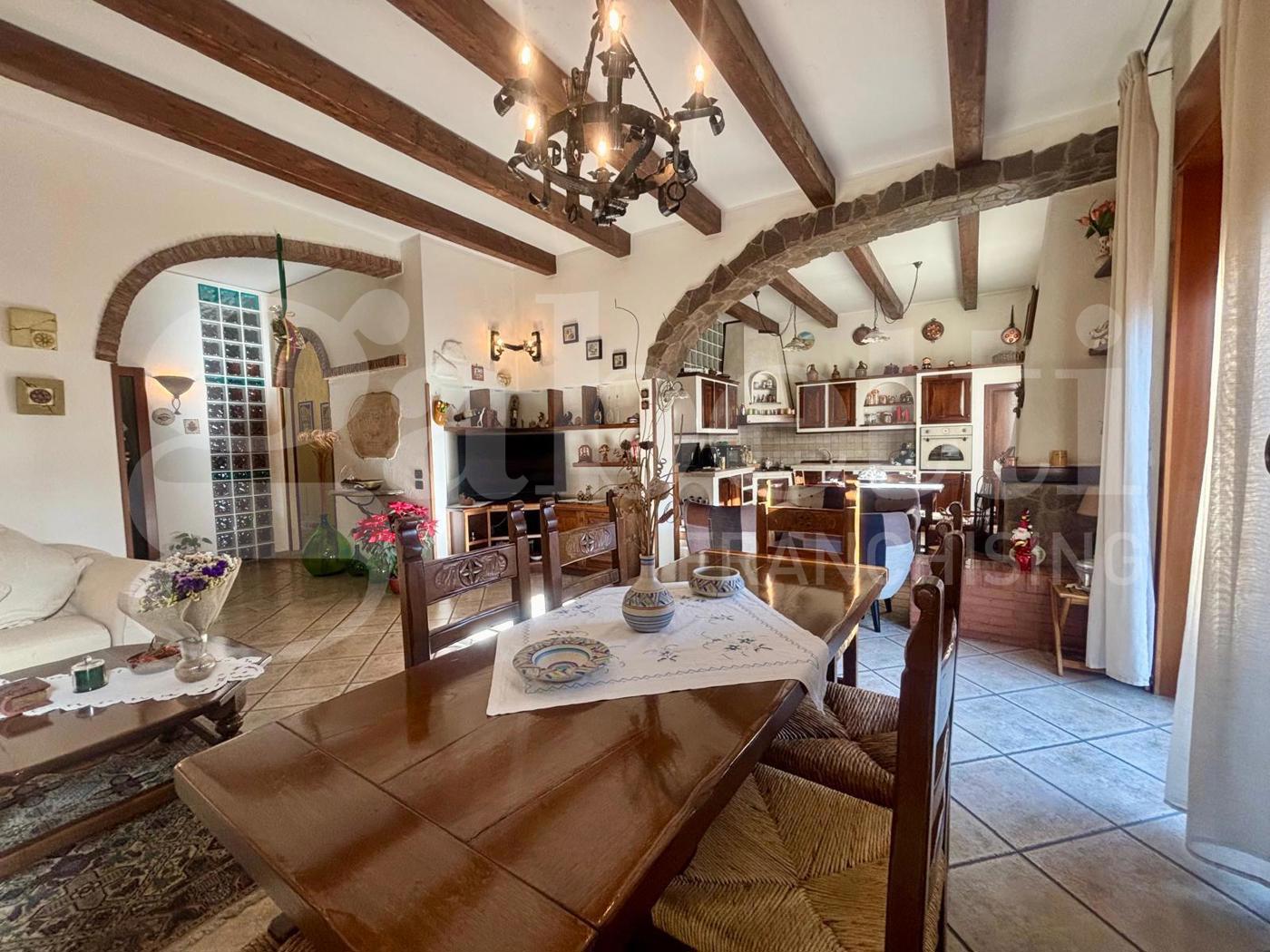 Quadrilocale con box a Scafati