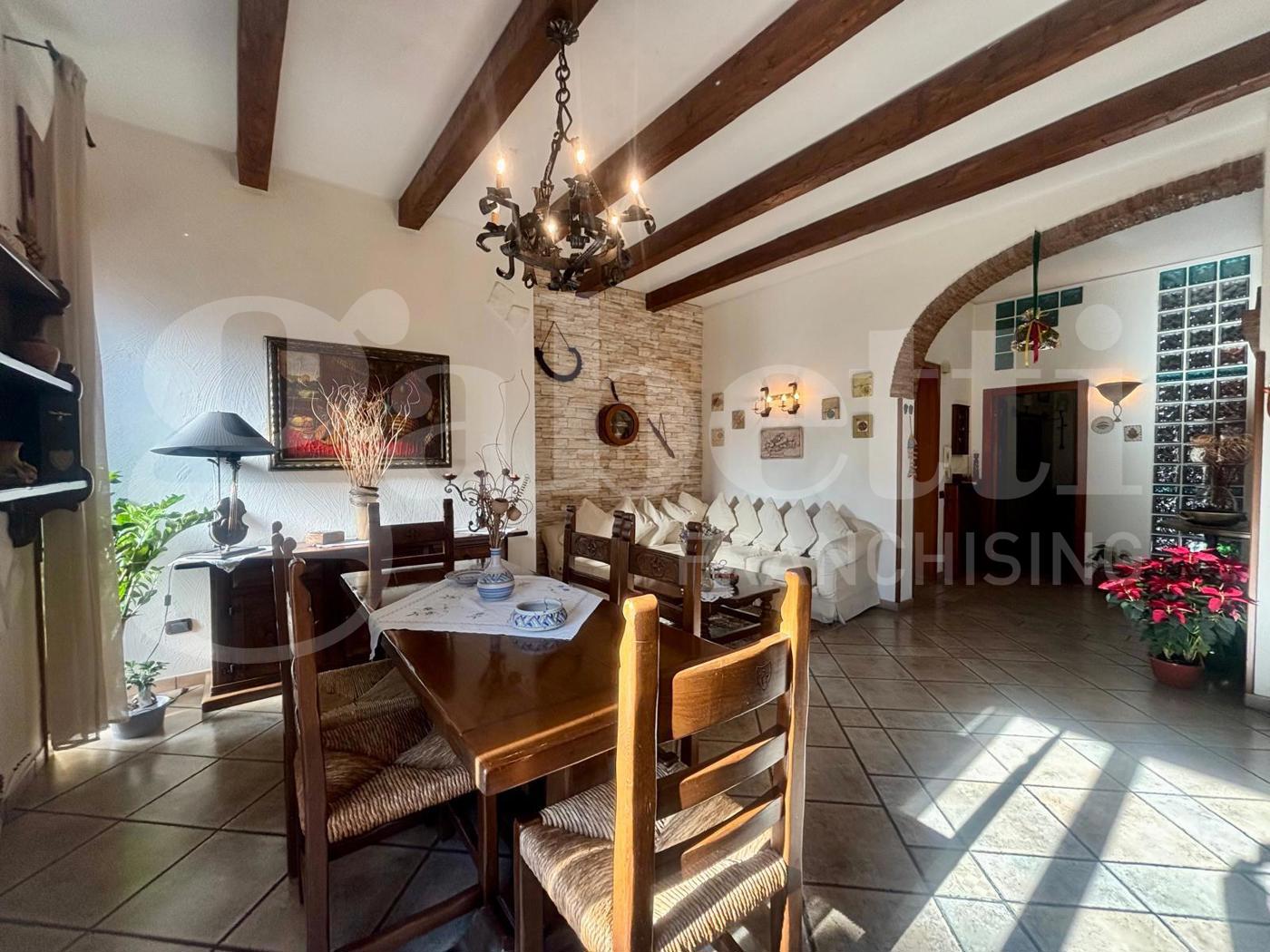 Quadrilocale con box a Scafati