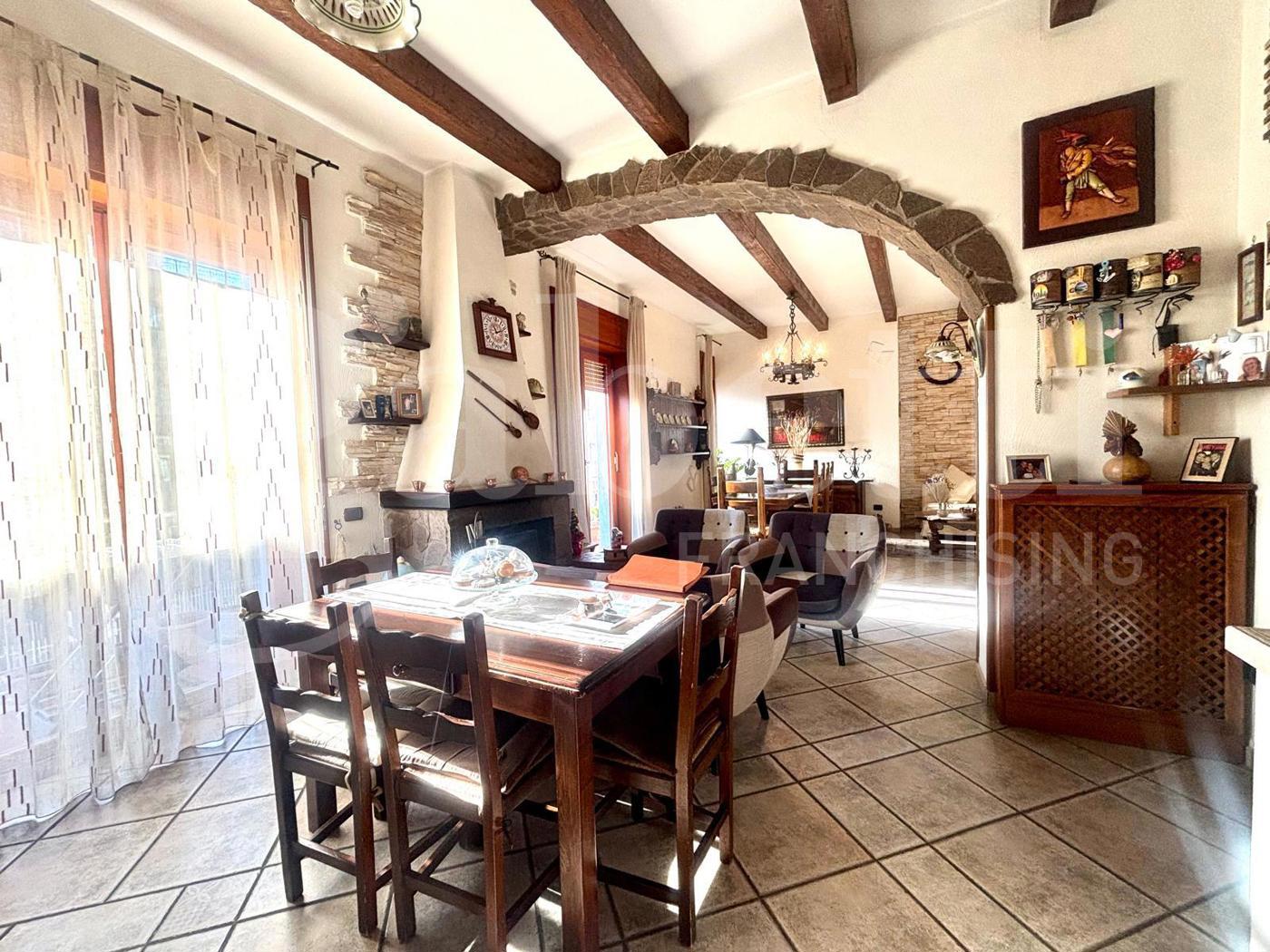 Quadrilocale con box a Scafati