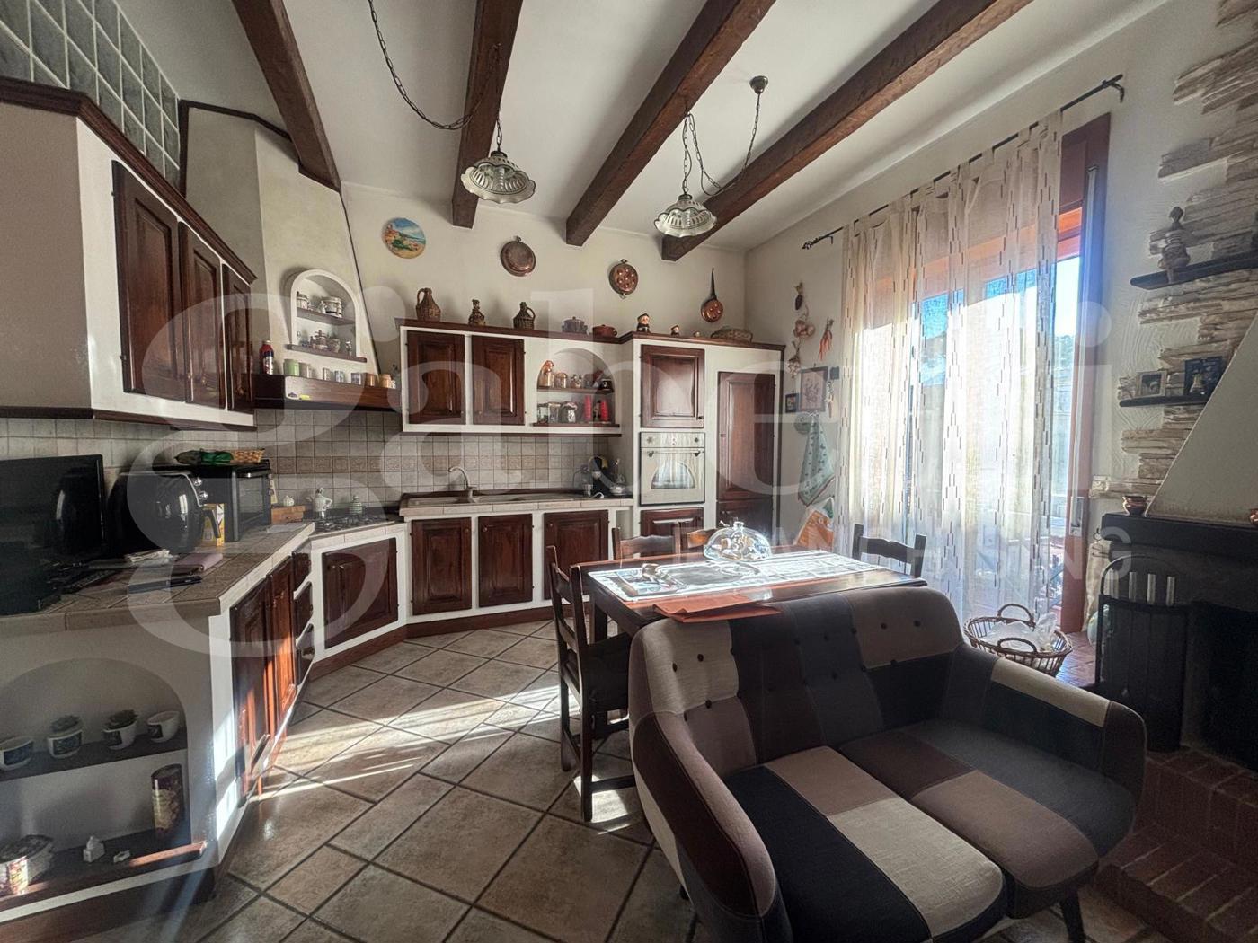 Quadrilocale con box a Scafati