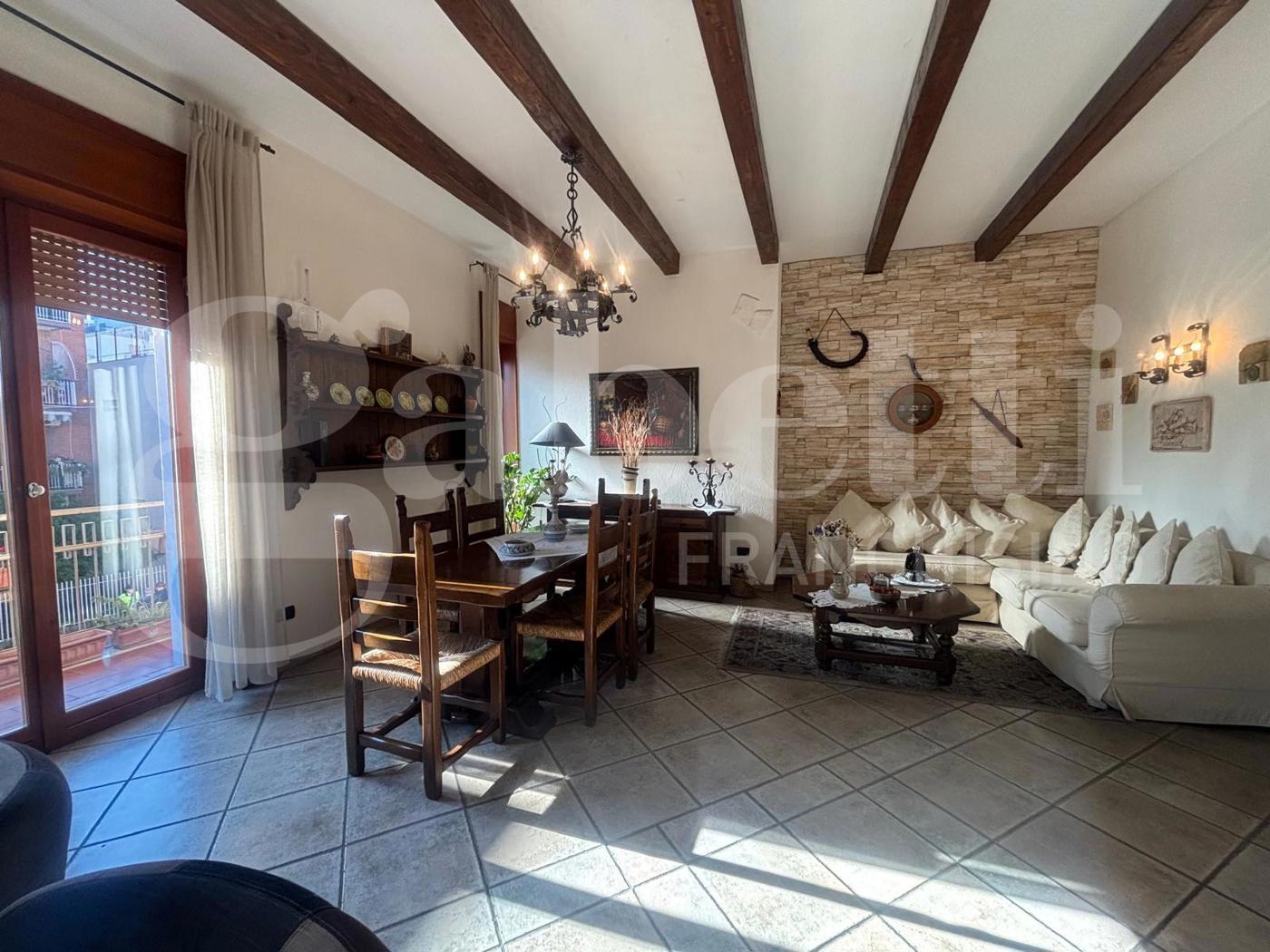 Quadrilocale con box a Scafati