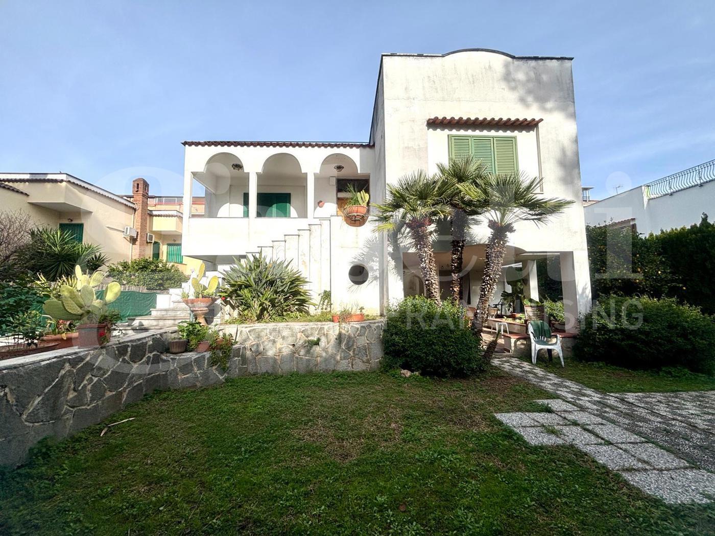 Villa Bifamiliare con giardino a Scafati