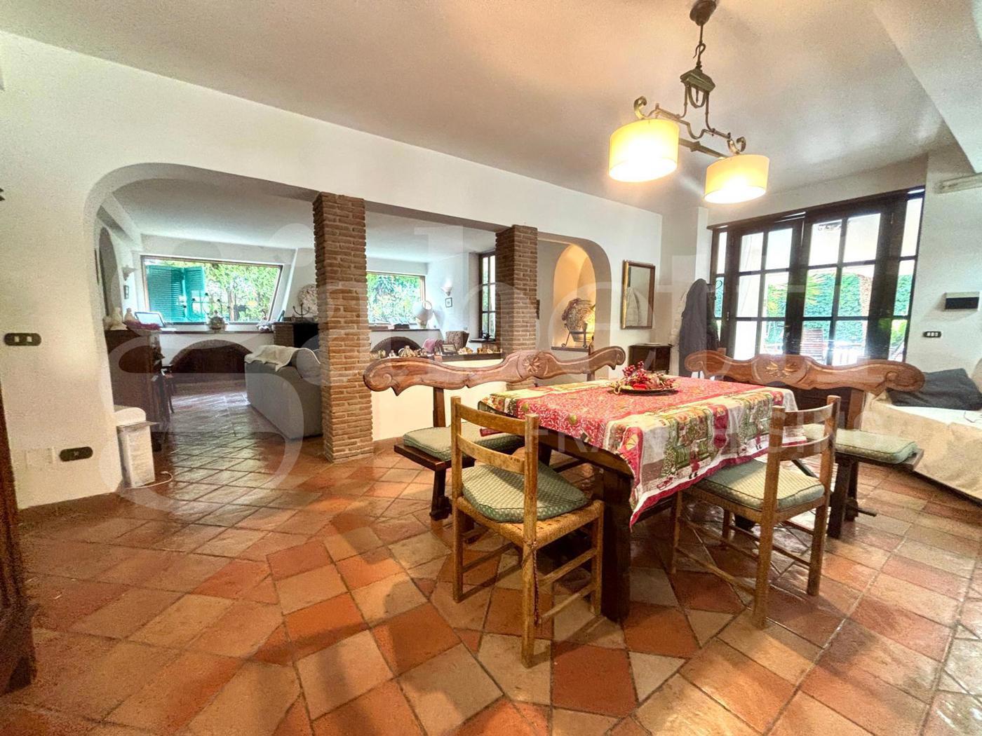 Villa Bifamiliare con giardino a Scafati