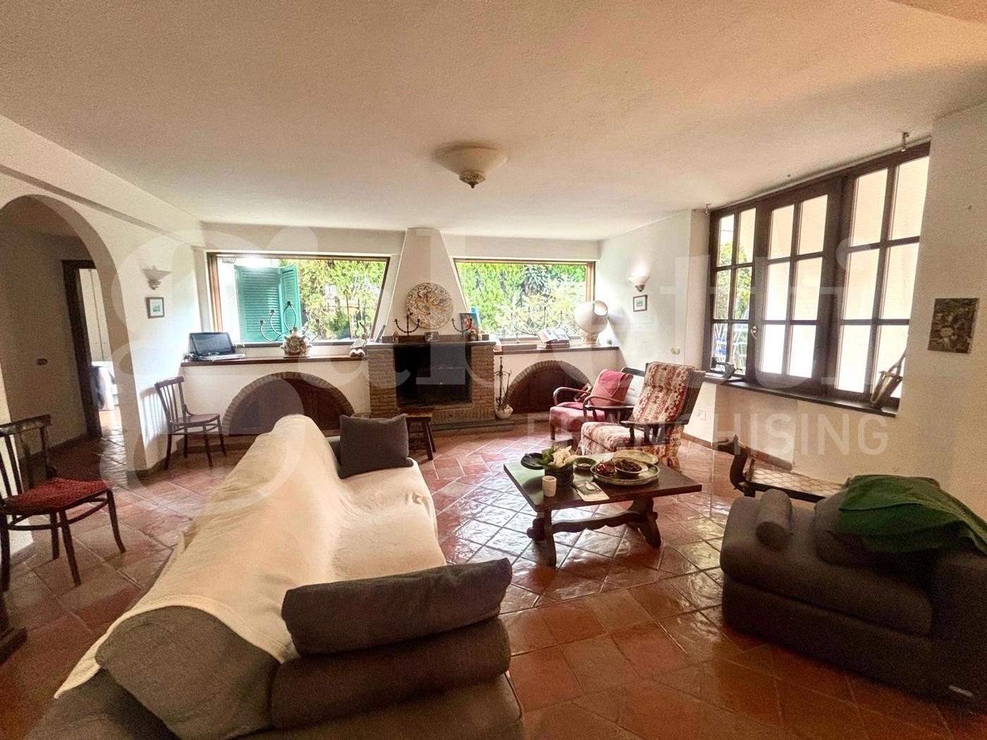 Villa Bifamiliare con giardino a Scafati