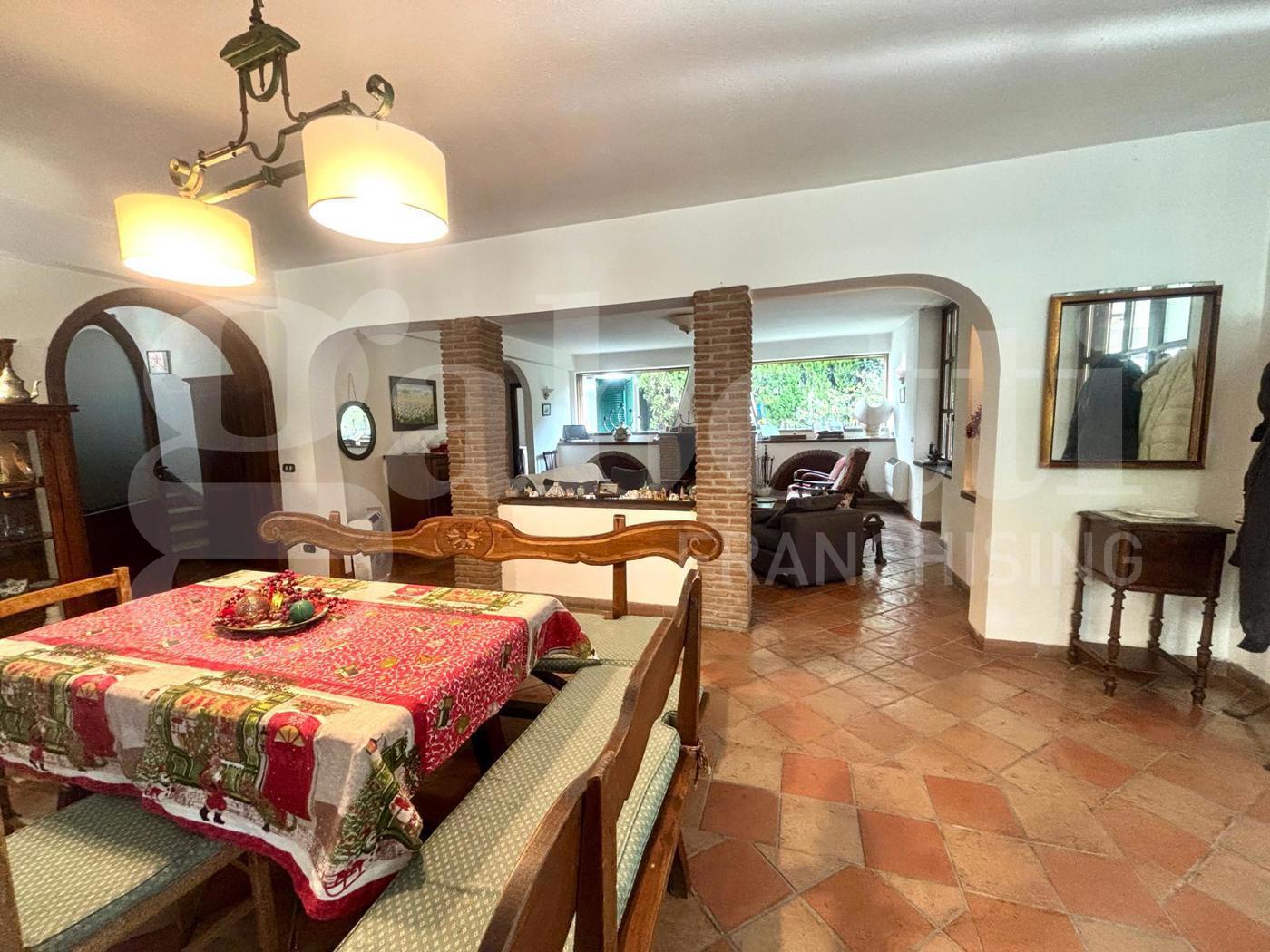 Villa Bifamiliare con giardino a Scafati