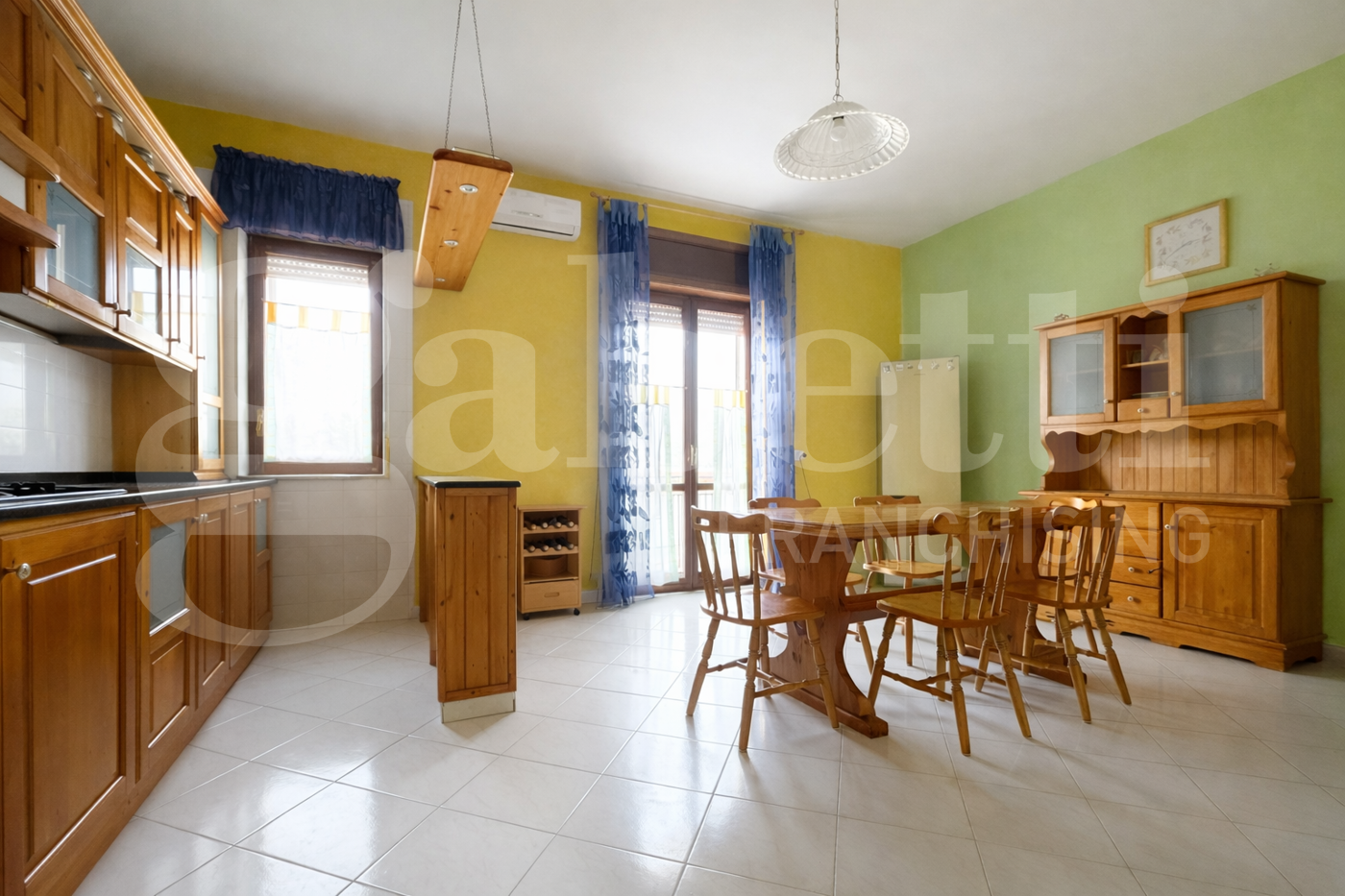 Casa indipendente con giardino a Scafati