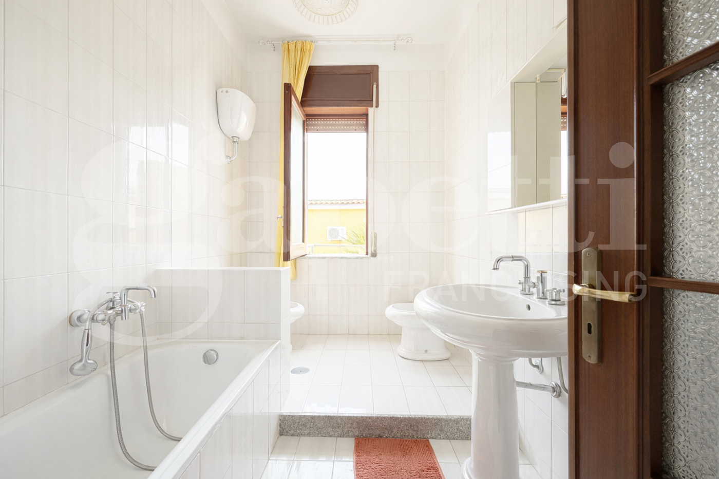 Casa indipendente con giardino a Scafati