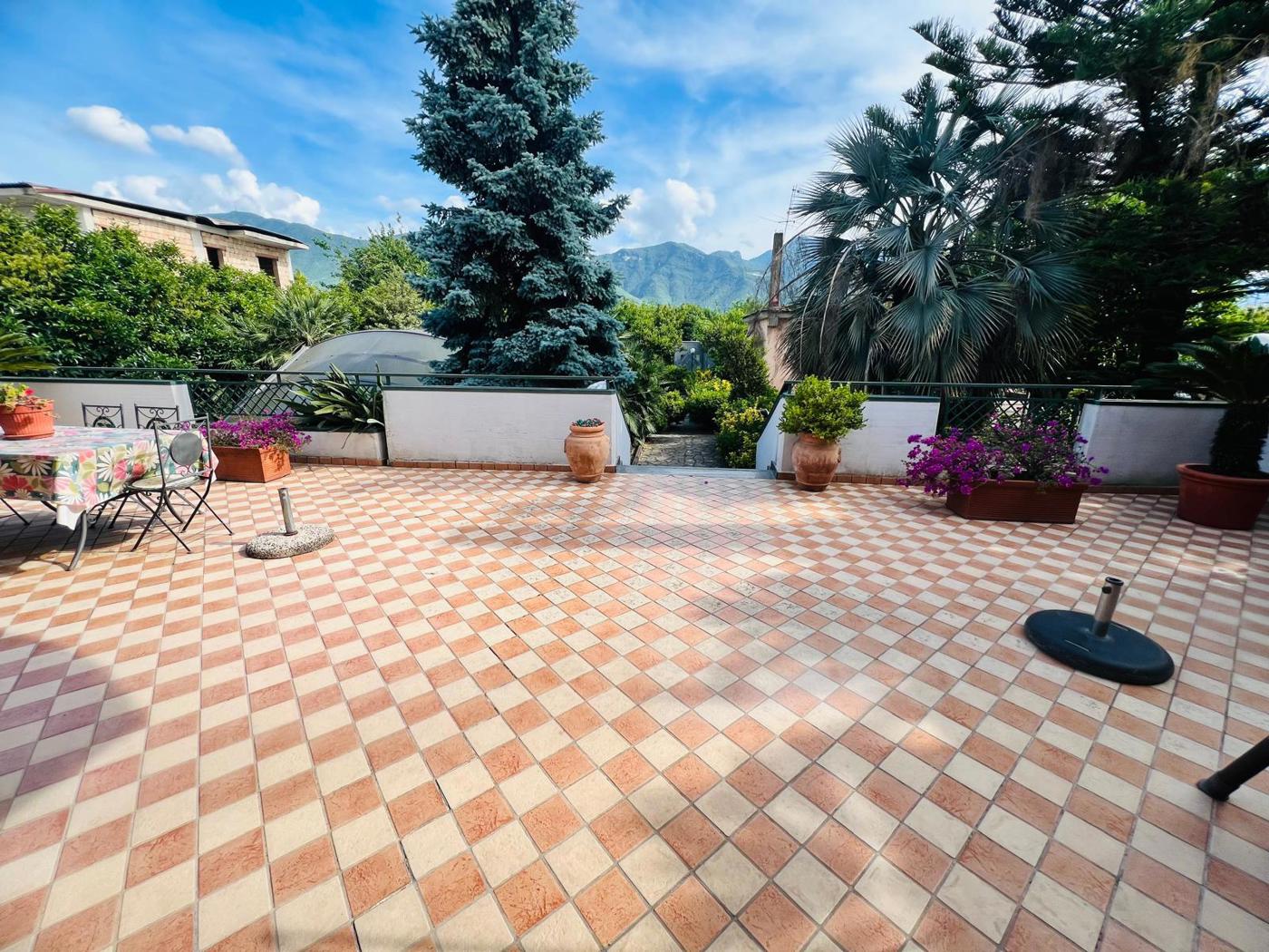 Villa con giardino a Pagani