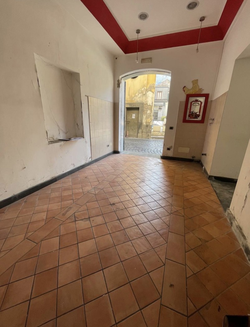 Negozio in vendita a Pagani