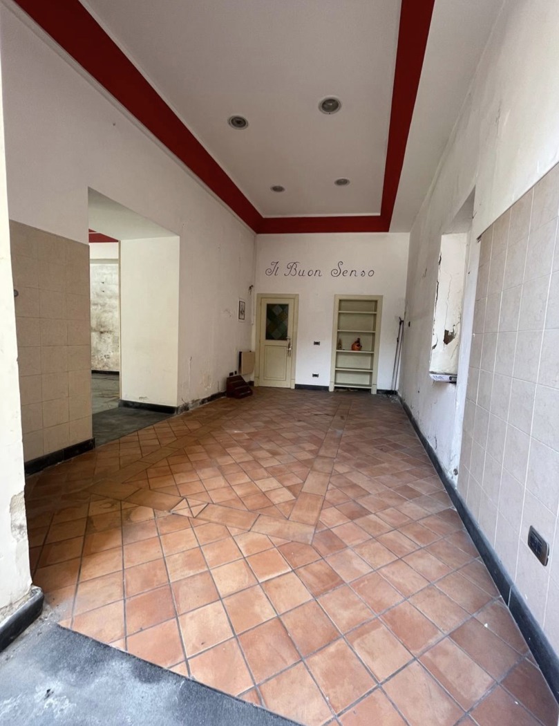 Negozio in vendita a Pagani