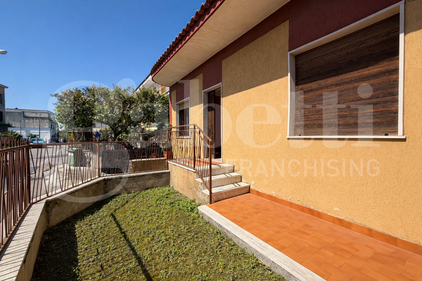 Casa indipendente con giardino a Scafati