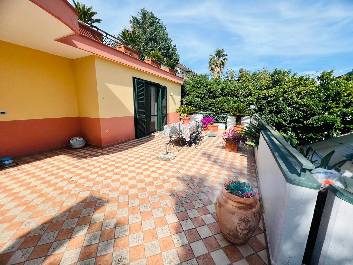 Villa con giardino a Pagani