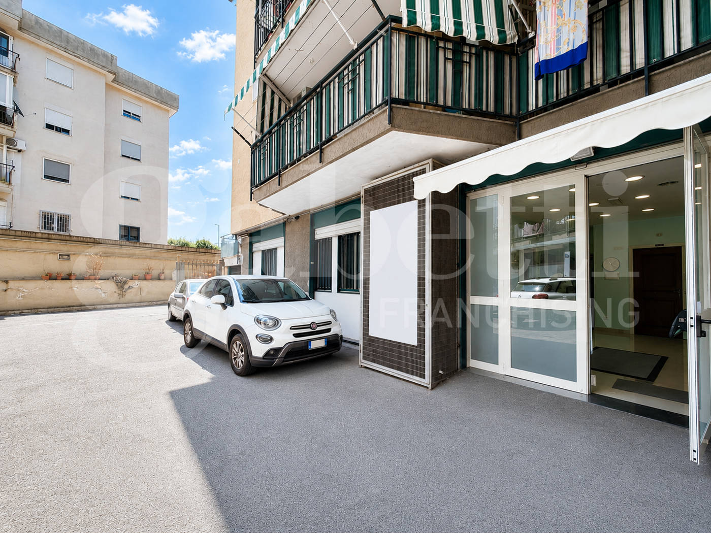 Ufficio ristrutturato a Scafati