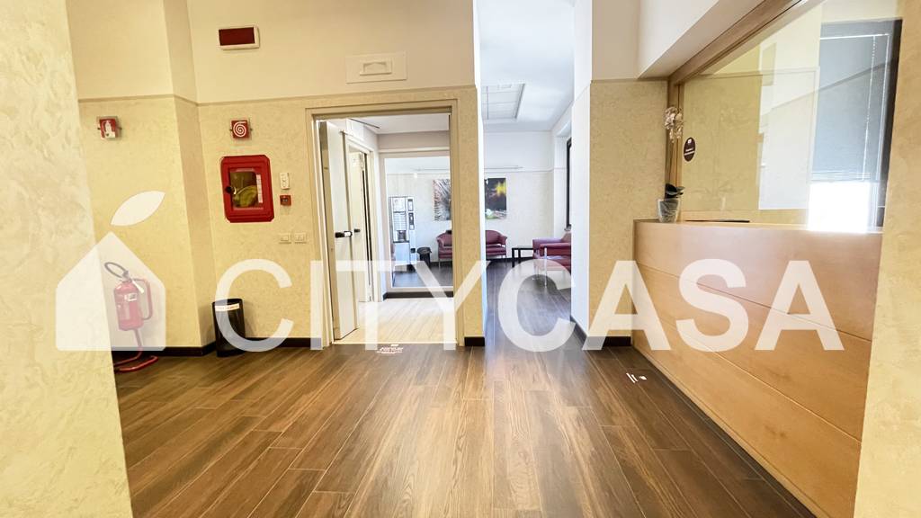 STABILE/PALAZZO in affitto a Roma, Trieste