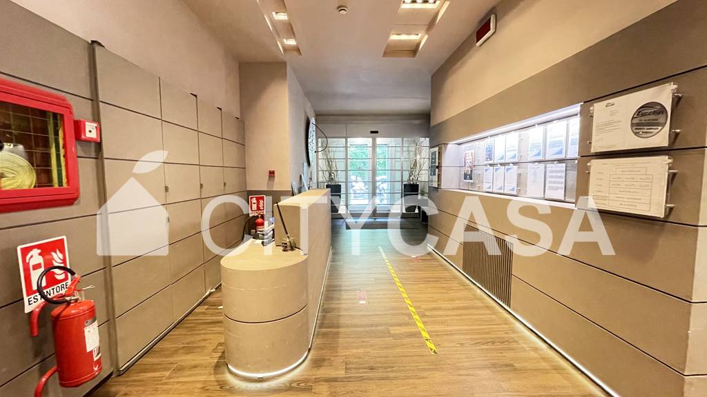 STABILE/PALAZZO in affitto a Roma, Trieste