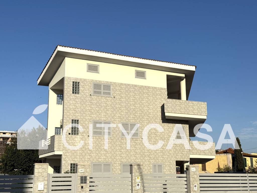 EDIFICIO CIELO TERRA in vendita a Roma, Monte Sacro