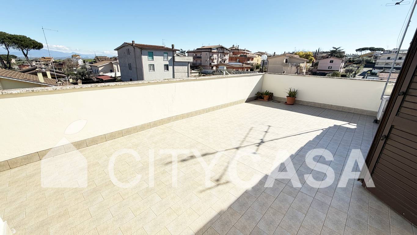 Appartamento in vendita a Roma, Valle Muricana