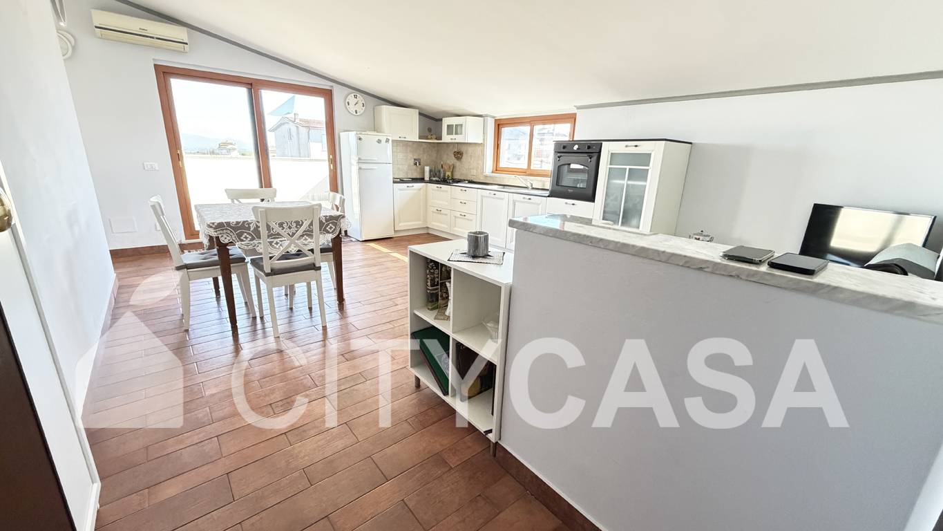 Appartamento in vendita a Roma, Valle Muricana