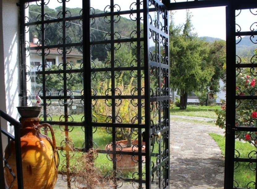 Casa indipendente con giardino a Bagnone