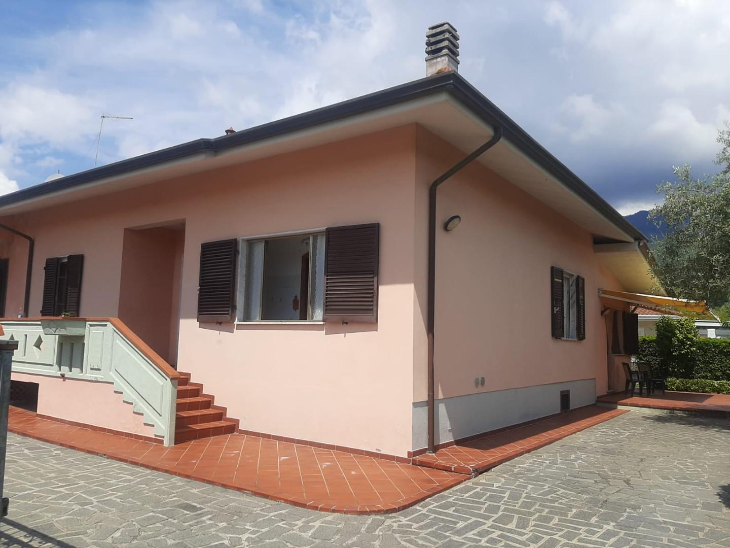 Casa indipendente in vendita, Massa romagnano