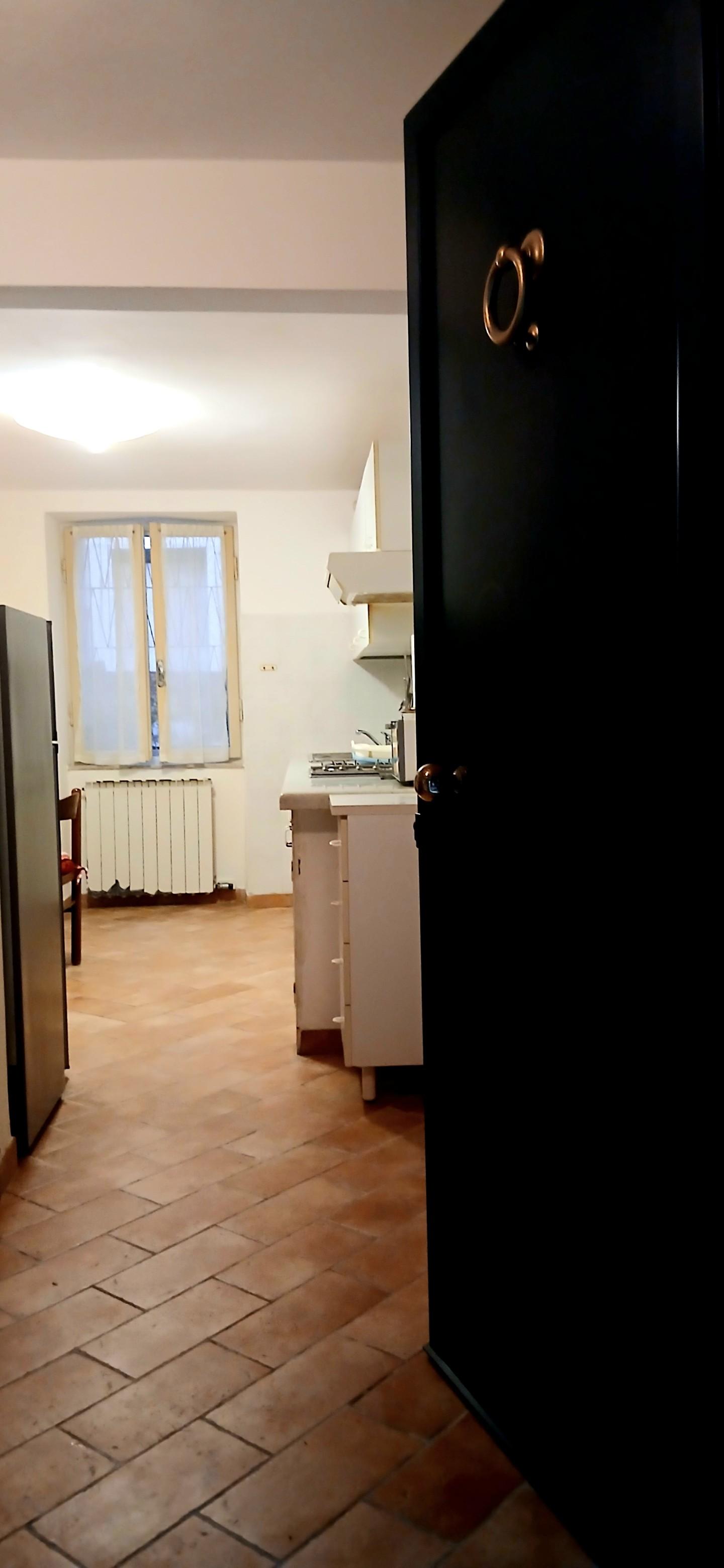 Casa indipendente ristrutturata, Carrara centro