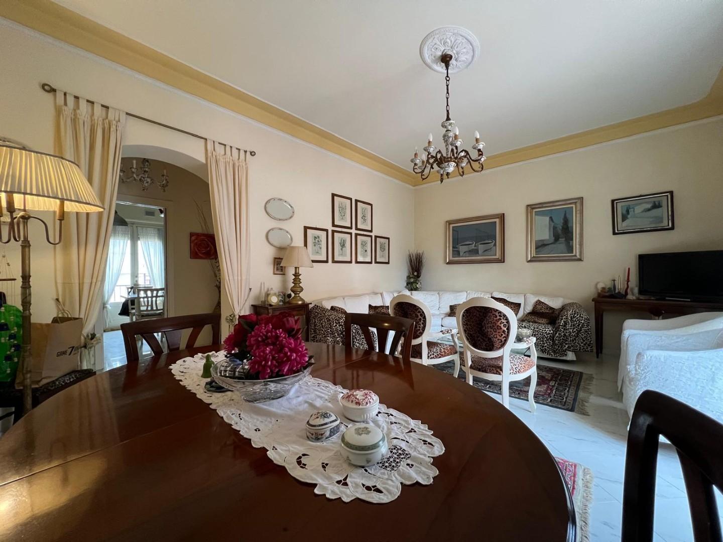 Appartamento con giardino, Massa marina di