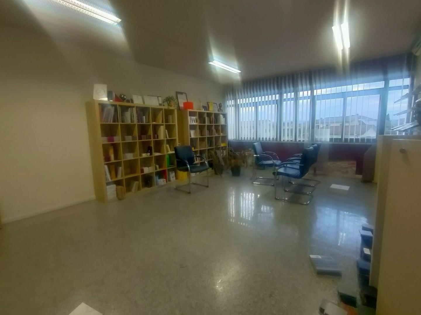 Ufficio in affitto, Carrara avenza