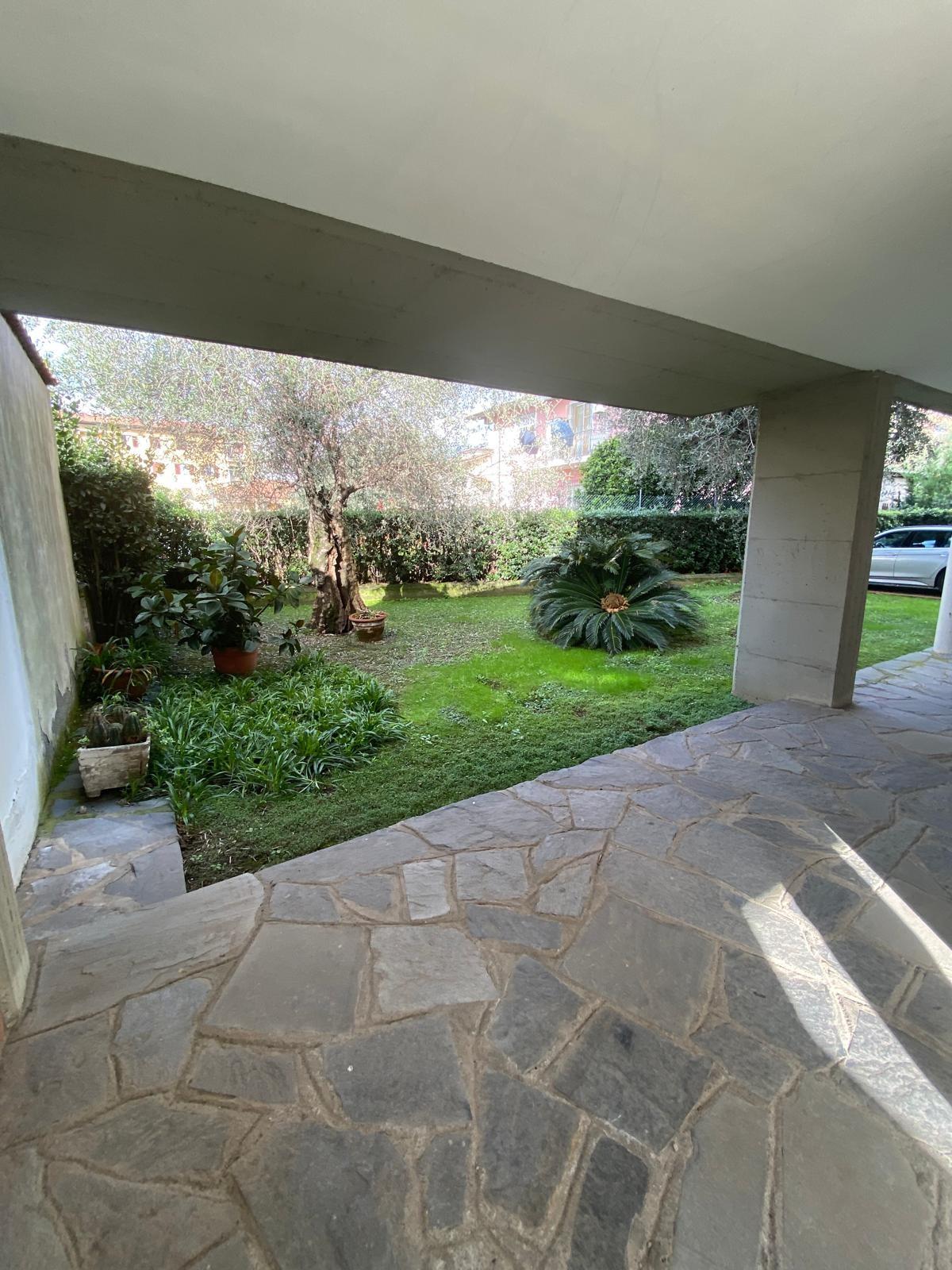 Appartamento in vendita, Massa zona viali