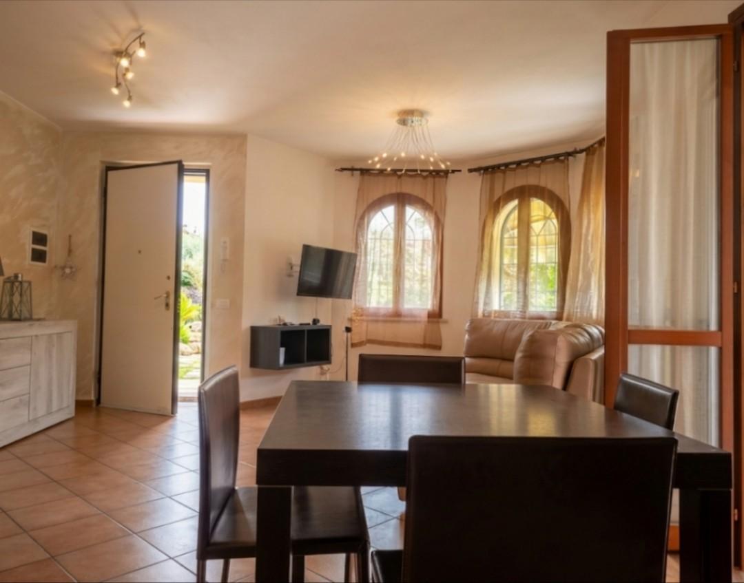 Villa con giardino, Ortonovo casano