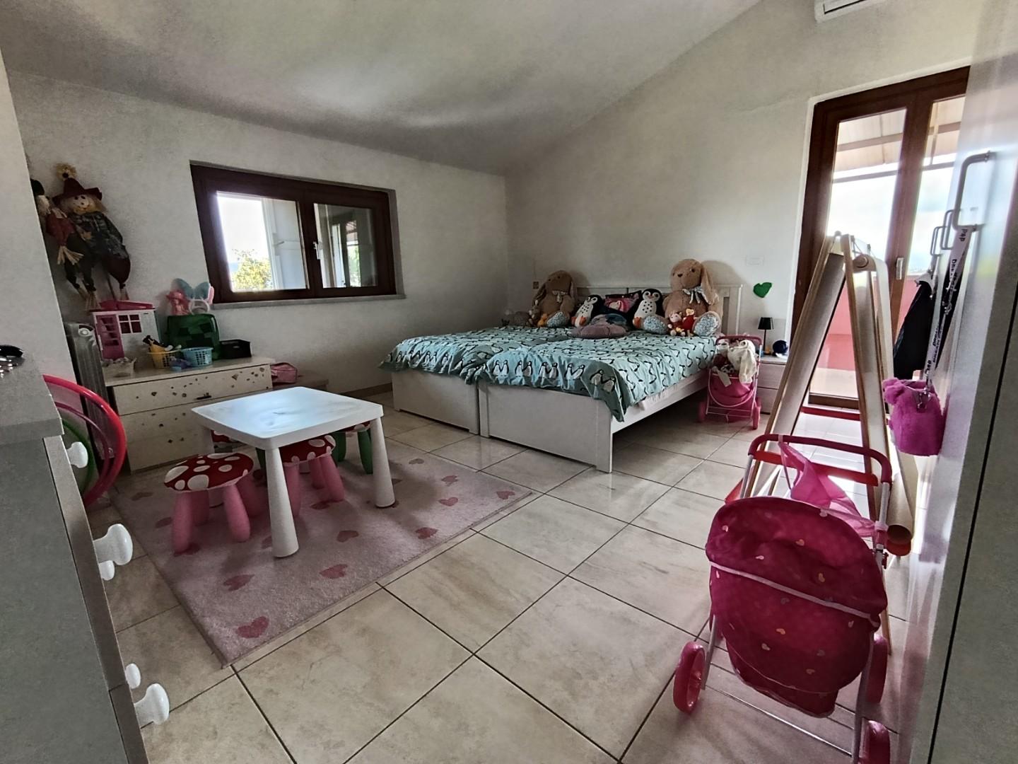 Appartamento in vendita a Ortonovo